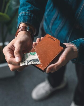 Чоловічий гаманець-картхолдер VULKIT з RFID-захистом, сліма металевий портмоне з висувним механізмом для карток, купюр та монет, коричневий