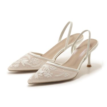 Жіночі туфлі-слинбеки з вишивкою та перлами на низьких підборах (Kitten Heels), білі, з гострим носком — весільне взуття, розмір 40 EU