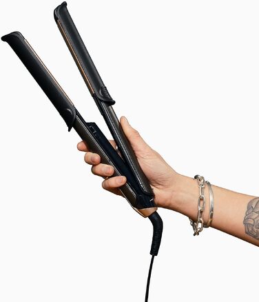 Фен для волосся Remington ONE D6078 з іонізацією та набором з 5 насадок (дифузори, гребінці, концентратор), 8 режимів роботи, швидке сушіння
