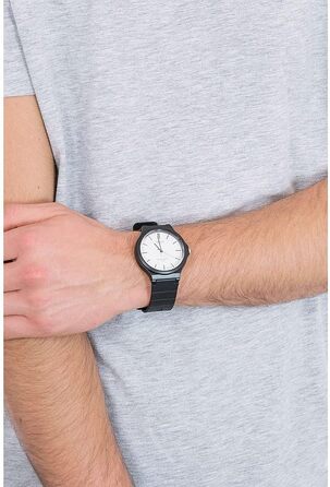 Наручний годинник Casio Collection Unisex аналоговий кварцовий з полімерним ремінцем (чорний/білий)