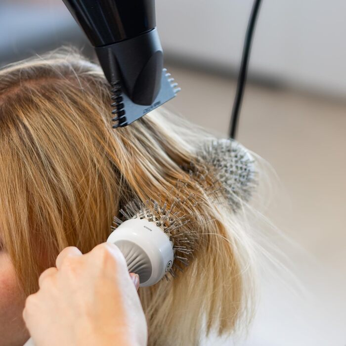 Професійна кругла щітка для укладки волосся Olivia Garden Expert Blowout Speed, 45 мм, біло-сіра