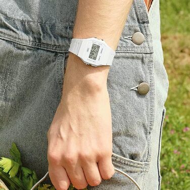 Чоловічий класичний цифровий годинник Casio F-91WB-7AEF білого кольору