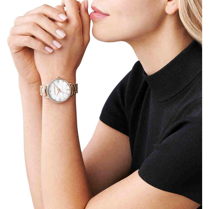 Жіночий годинник Michael Kors Pyper кварцовий, сталевий браслет, колір рожеве золото та Off-white